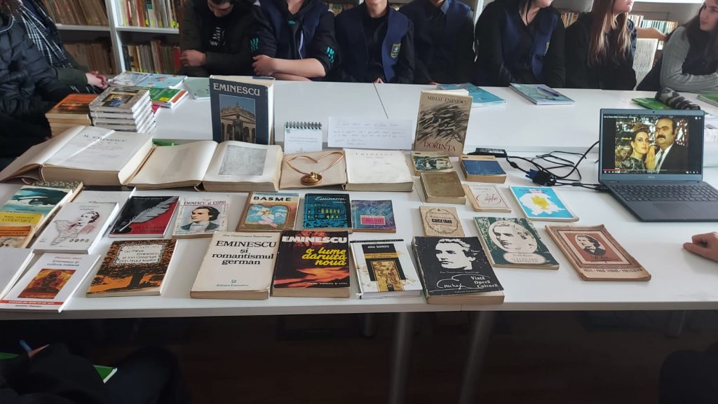 Sub semnul lui Eminescu!