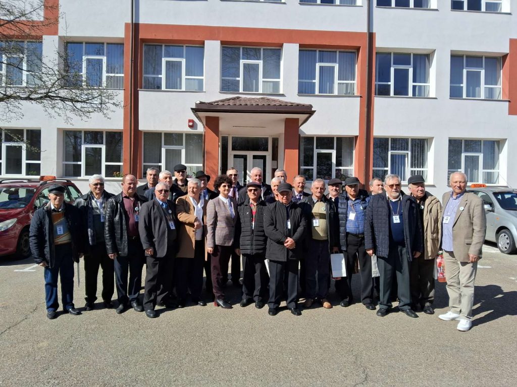 La colegiul nostru a avut loc revederea absolvenților școlii promoția 1971, clasele A şi B