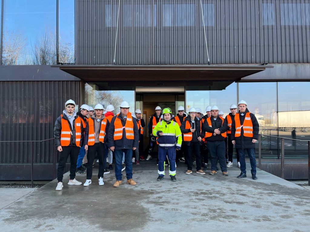 Vizită tematică la EGGER Rădăuți - o lecție despre inovație și atenție la detalii!